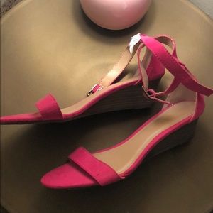 Pink wedge sandals size 8